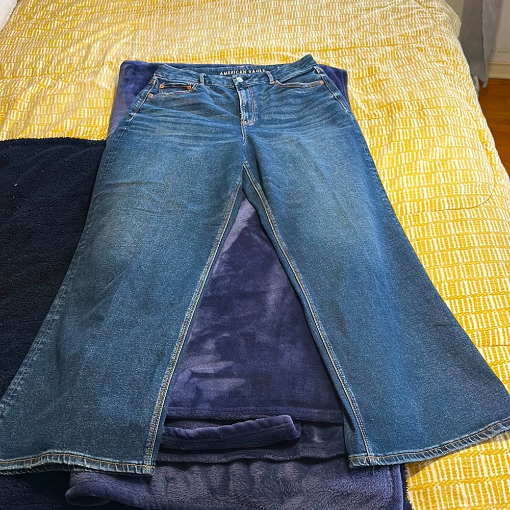 AMERICAN EAGLE CURVY SUPER HIGH RISE BAGGY WIDE LEG JEANS
